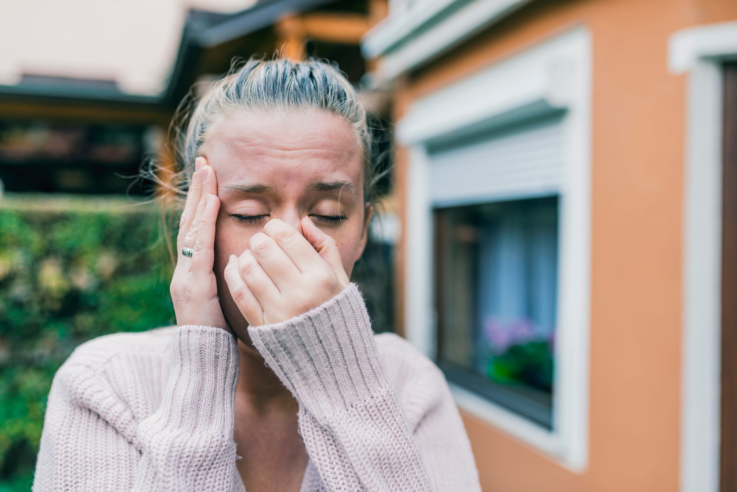 Woman with sinus problems